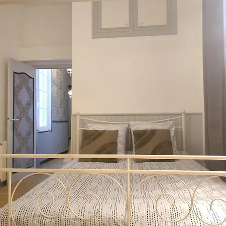 Apartment Le Chartrand- Centre-ville- Sejour Inoubliable! Carcassonne