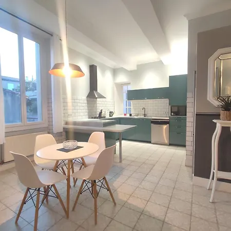 Apartment Le Chartrand- Centre-ville- Sejour Inoubliable! Carcassonne