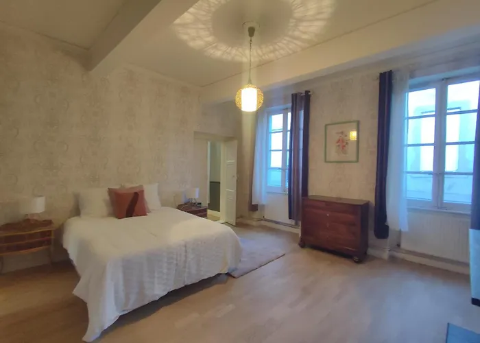 Le Chartrand- Centre-ville- Sejour Inoubliable! Апартаменты *