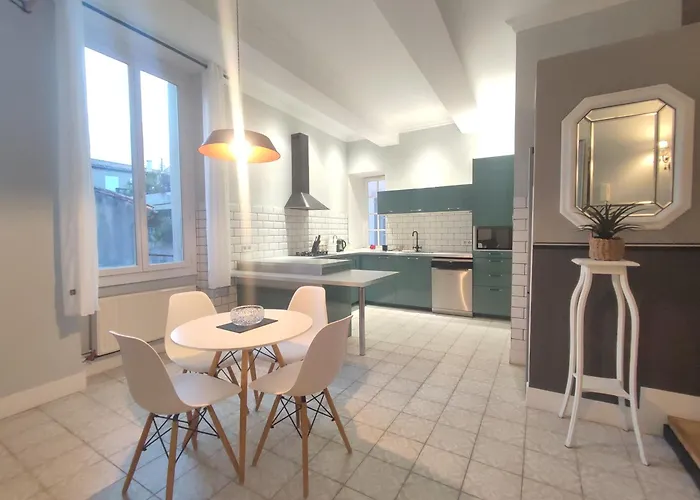 Apartment Le Chartrand- Centre-ville- Sejour Inoubliable! Carcassonne